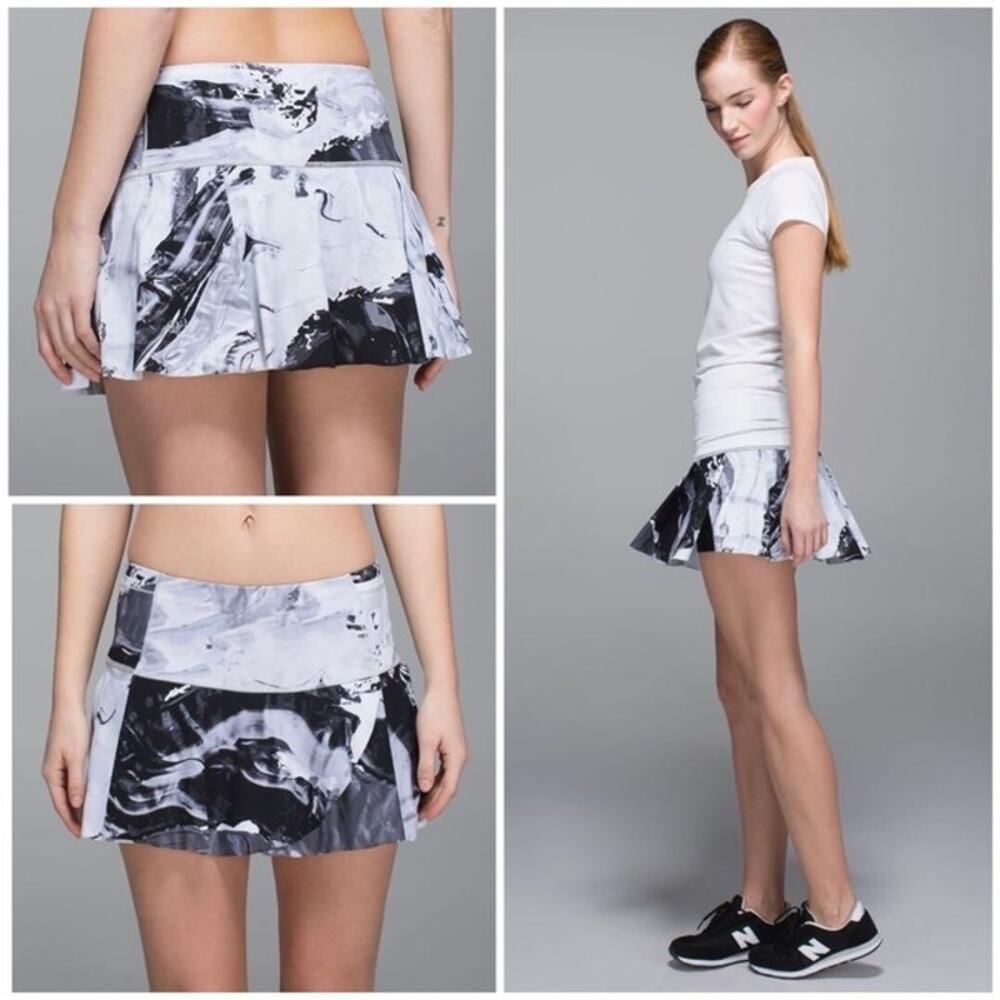 Lululemon Hit Your Stride Skirt Skort Biggie Pigment Wave White Black Size‎ 6